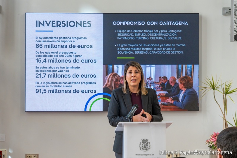 alcaldesa presentando presupuestos 2026