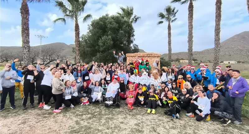 Participantes en la marcha solidaria Campillo Corre que te pillo celebrada en El Campillo de Adentro, Cartagena