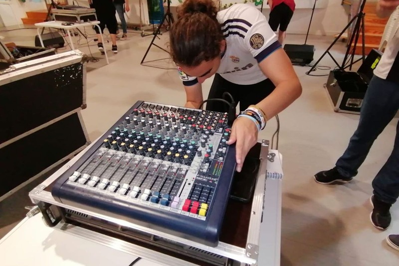 joven en curso formativo