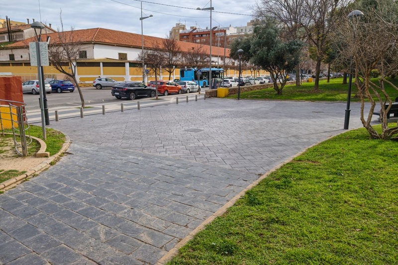 camino de un parque remodelado