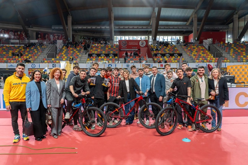 foto familia evento empleo