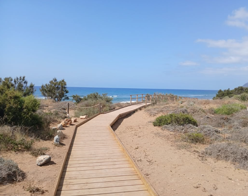 Accesos a la playa de Calblanque