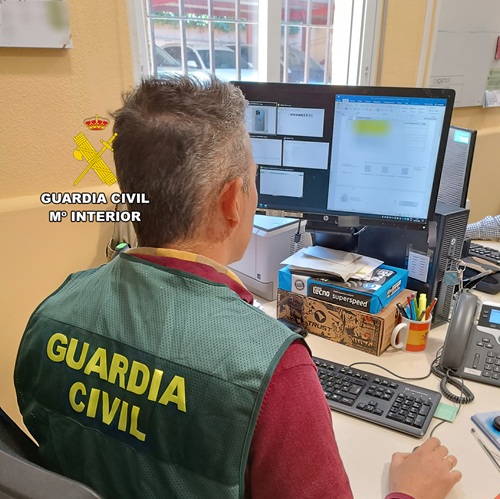 Guardia civil pantallas ordenador