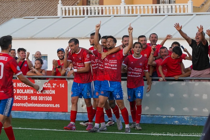 jugadores del equipo La Minera