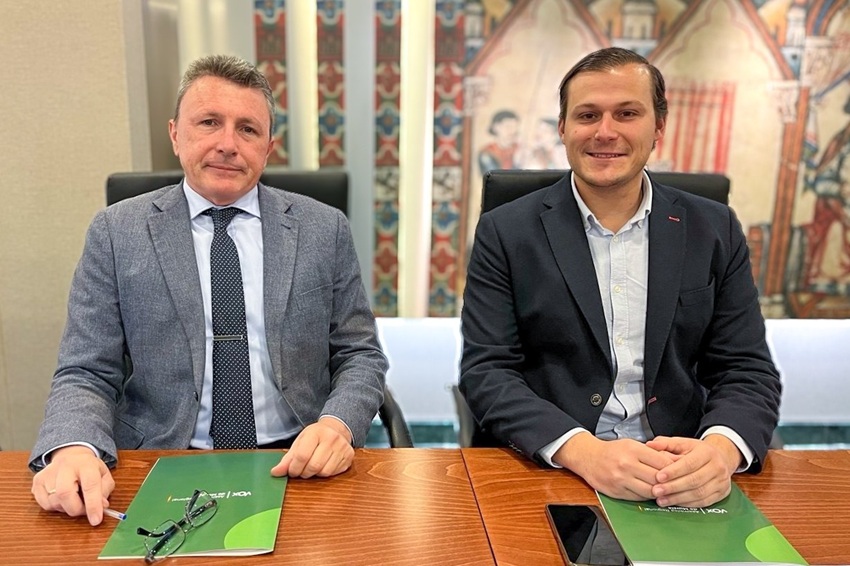 iniciativa de VOX para instalar ascensor y escaleras mecánicas