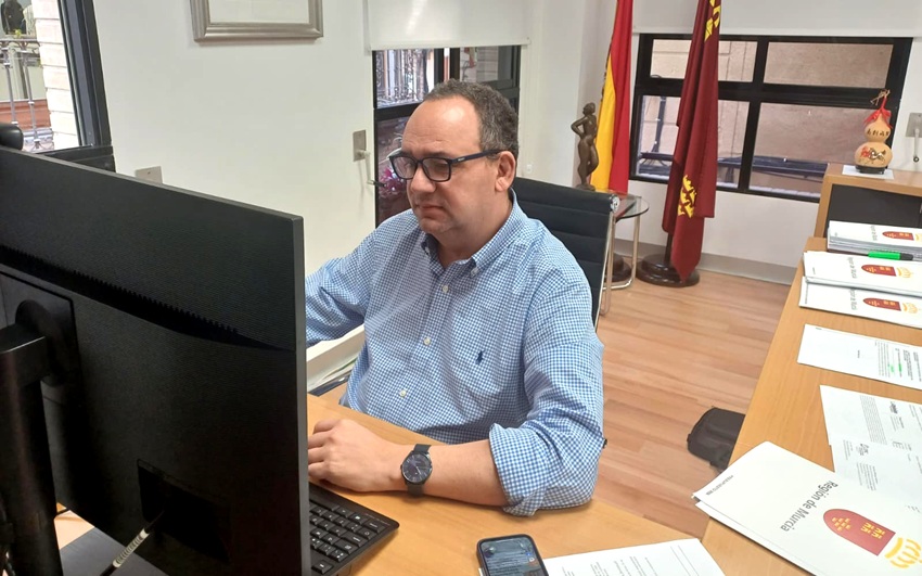 Antonio Caballero en videollamada