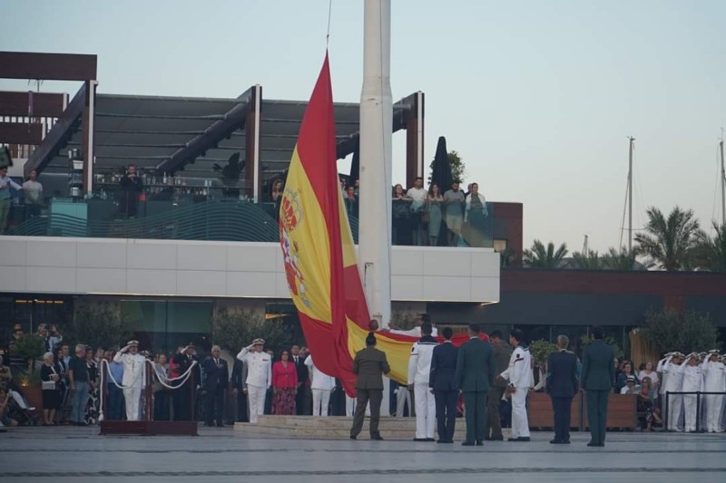 arriado de bandera disfas