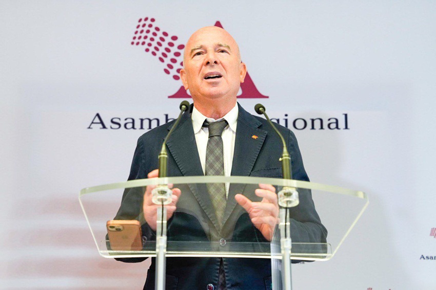 iniciativa en la Asamblea Regional