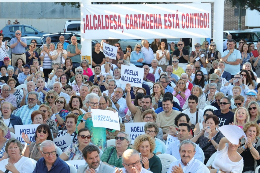 noelia arroyo moción censura