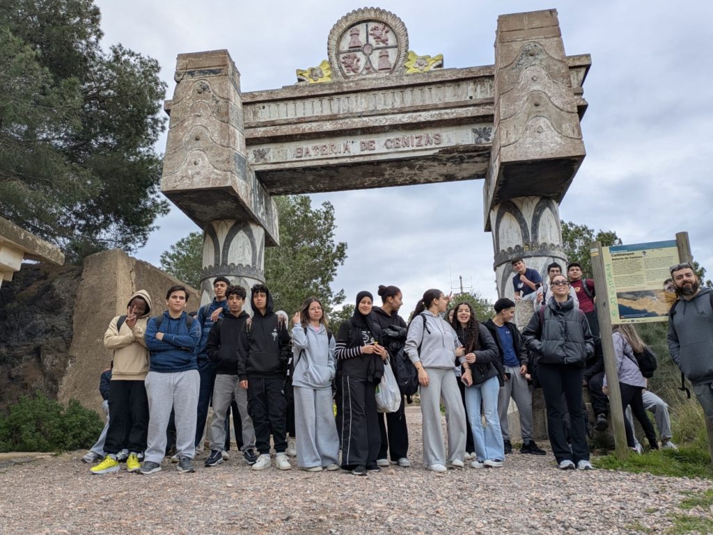 Los alumnos del IES Arturo Pérez-Reverte de Cartagena, durante algunas de las actividades realizadas dentro del proyecto educativo