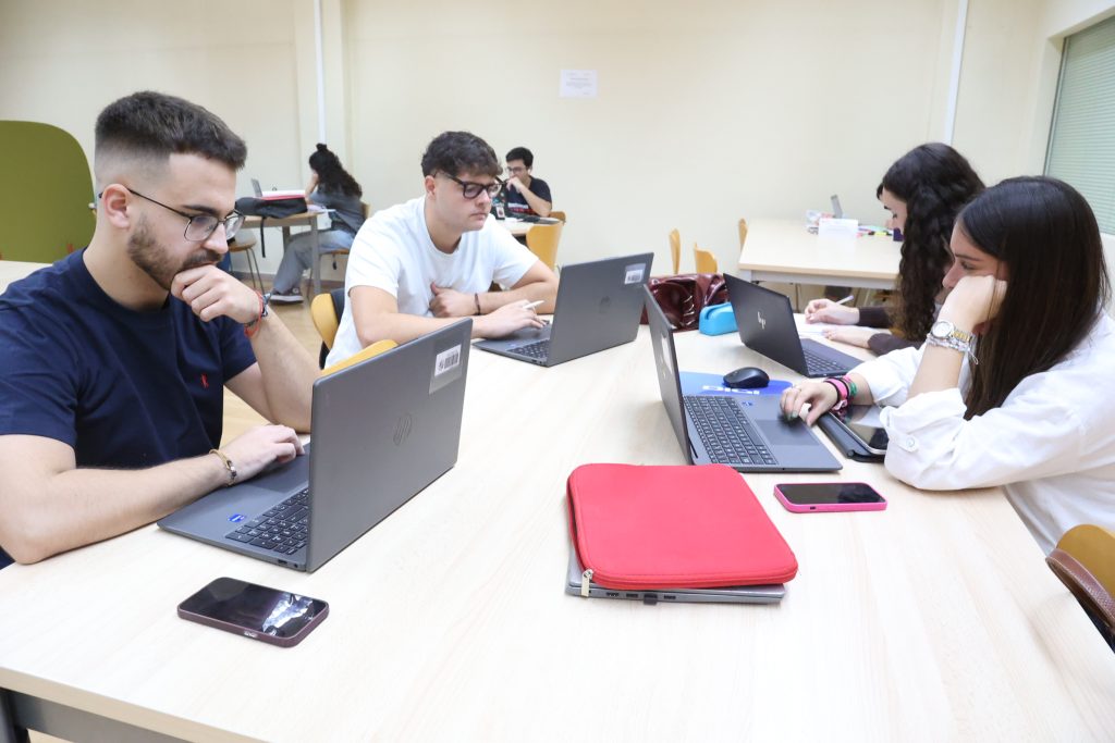 sala de estudio upct