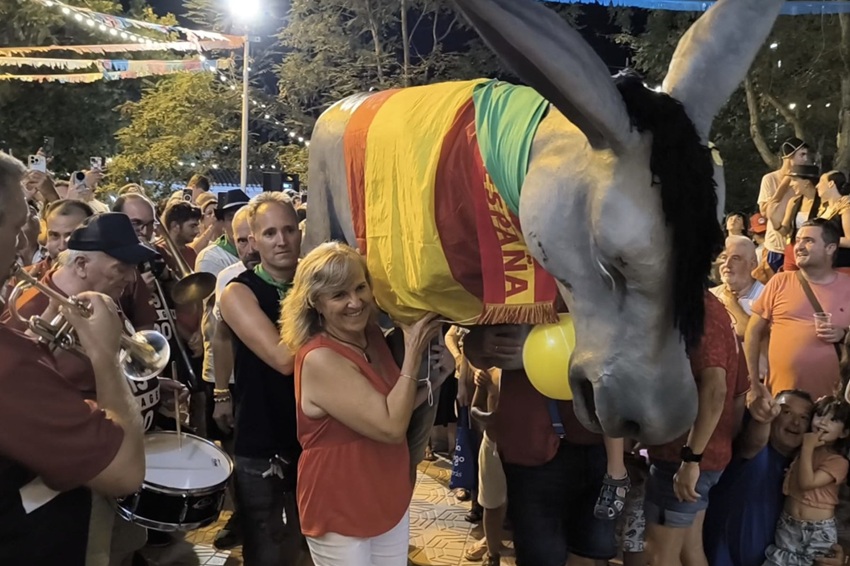 burro Lucero Perín fiestas