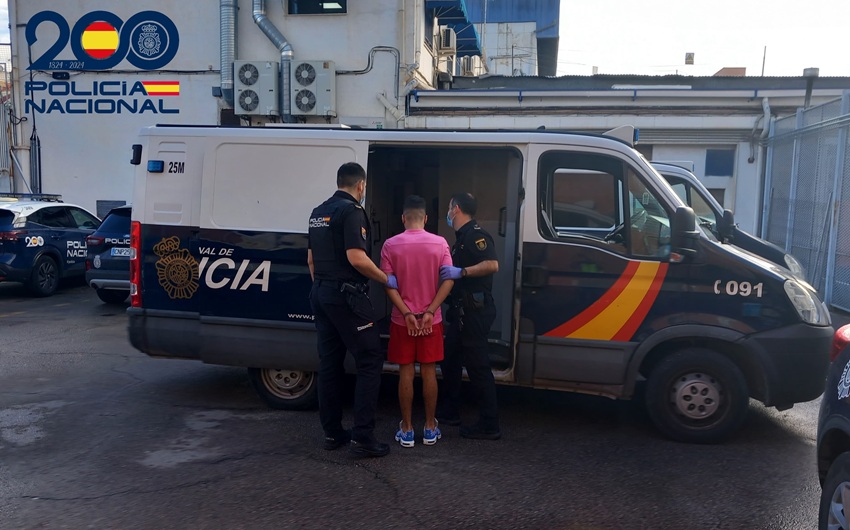 Detenidos en Murcia por robar una cadena de oro a una anciana